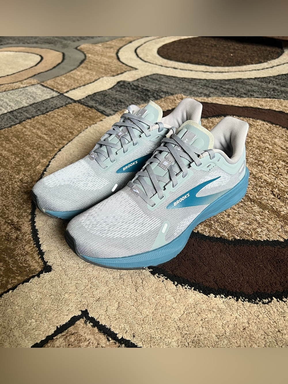 Brooks Men's Launch GTS 9 running shoes Size 8